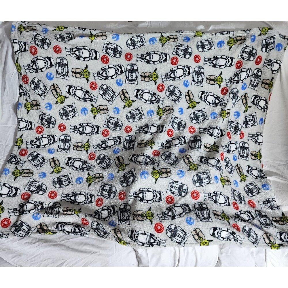 Disney Star Wars Gray Fleece Throw Blanket Yoda Stormtrooper R2D2 40x50